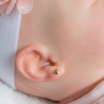 Aretes Corazón Tornillo Oro 18K - Imagen 2