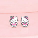 Arete Hello Kitty con vestido plata