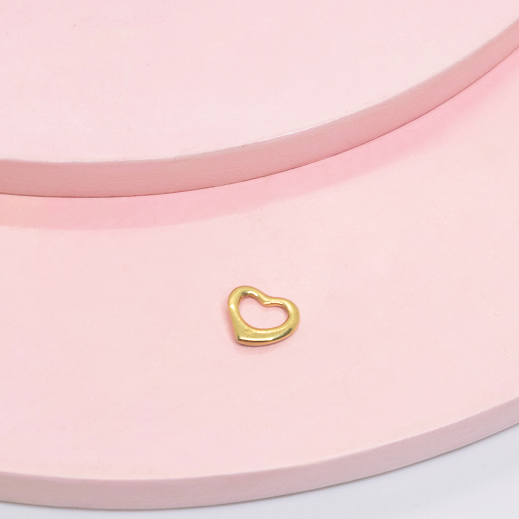 corazon calad oro dj} Dije Corazón marco pasante ORO 18K - Imagen 1