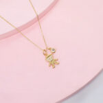 Set Niño liso con gorrita y punto de luz Acero